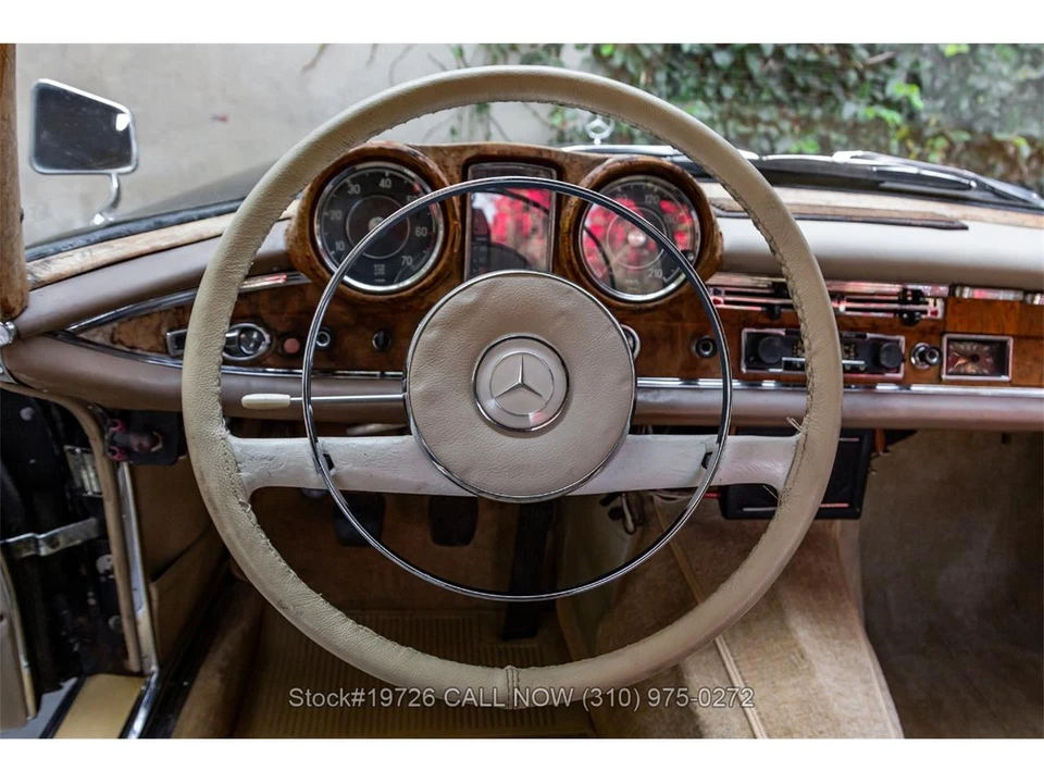 1961 Mercedes-Benz W111 Sedan - Image 18 of 31