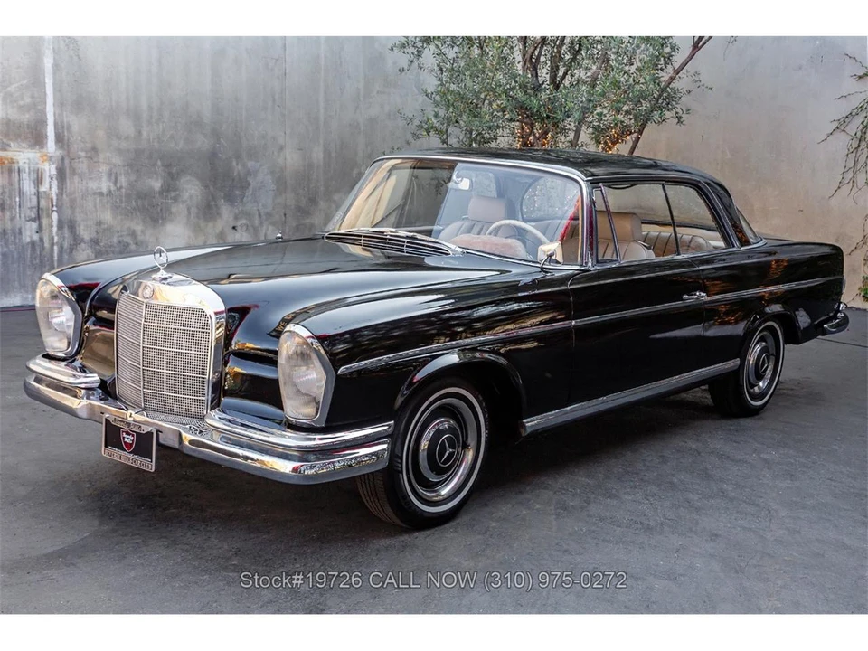 1961 Mercedes-Benz W111 Sedan - Image 8 of 31