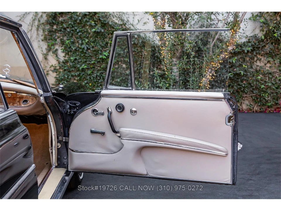 1961 Mercedes-Benz W111 Sedan - Image 22 of 31