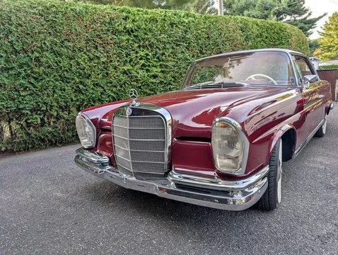 1961 Mercedes-Benz 220SE Coupe