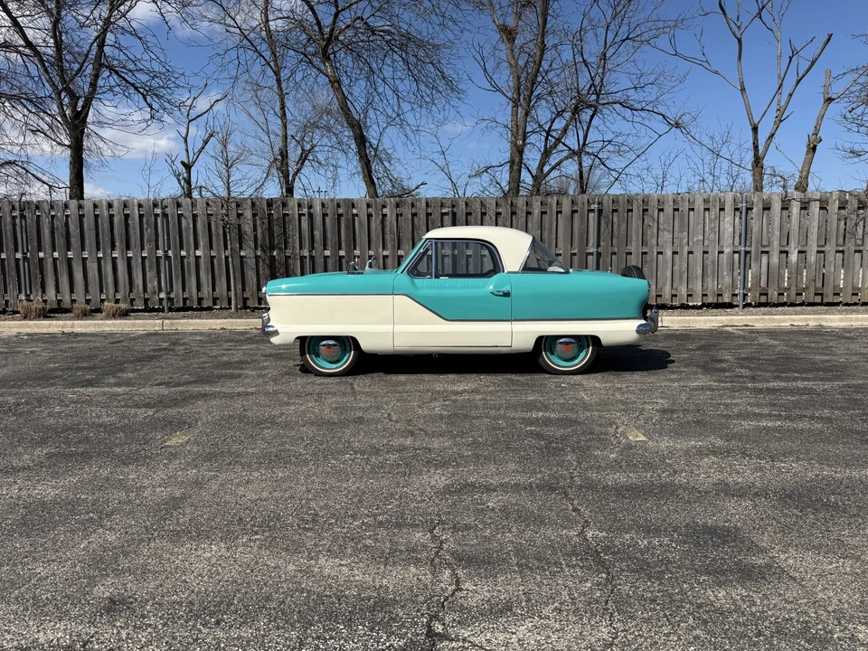 1961 Nash Metropolitan - Image 9 of 31