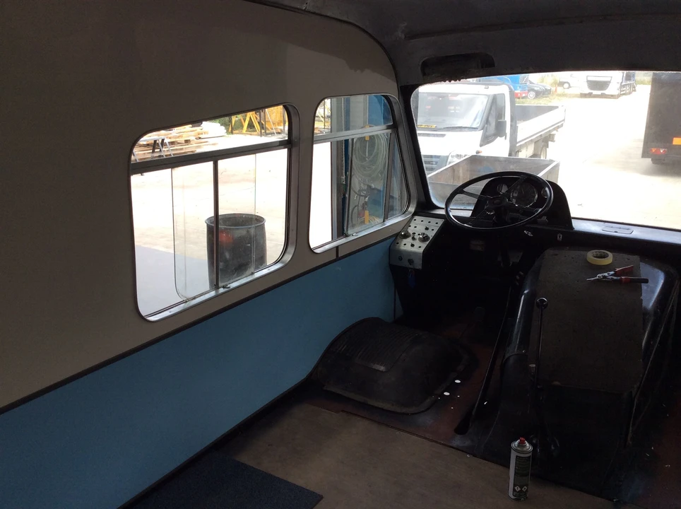 1961 Morris - Image 24 of 30