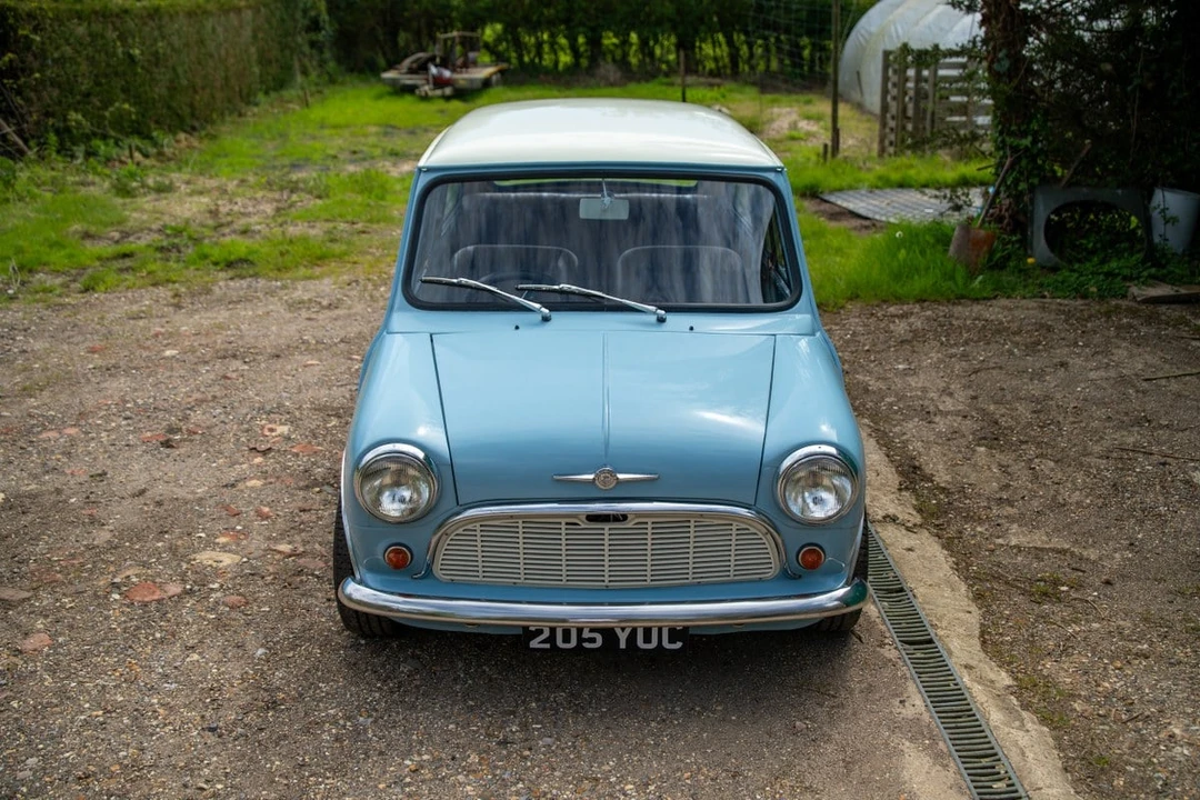 1961 Morris - Image 6 of 30
