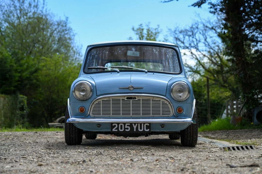 1961 Morris - Image 7 of 30
