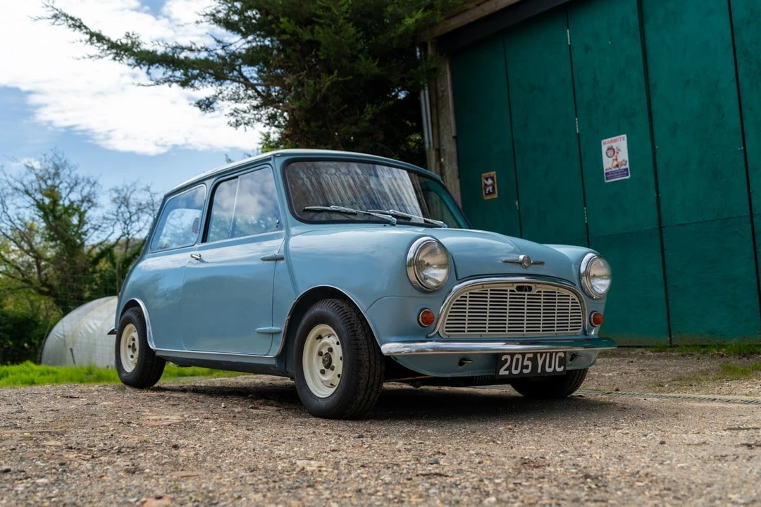 1961 Morris - Image 2 of 30