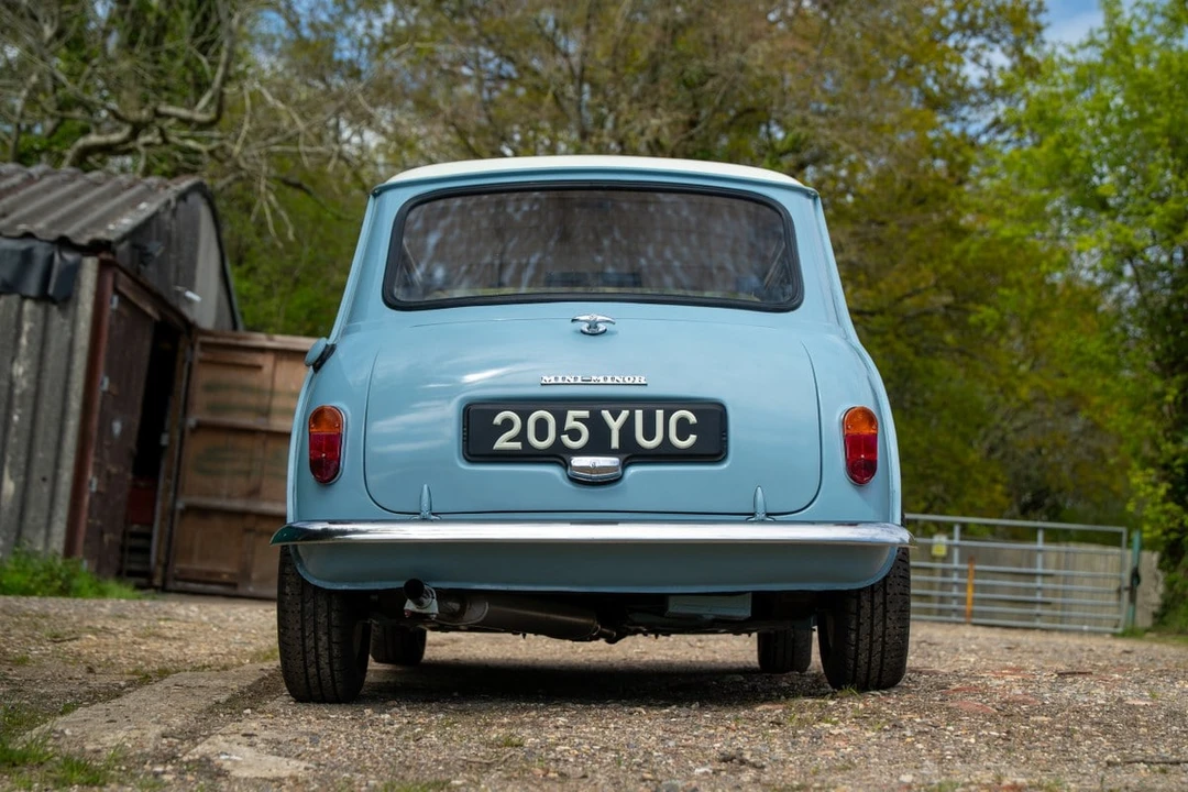 1961 Morris - Image 10 of 30