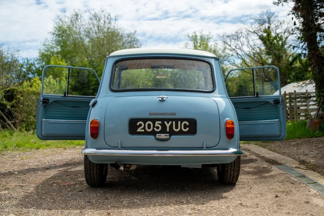 1961 Morris - Image 11 of 30