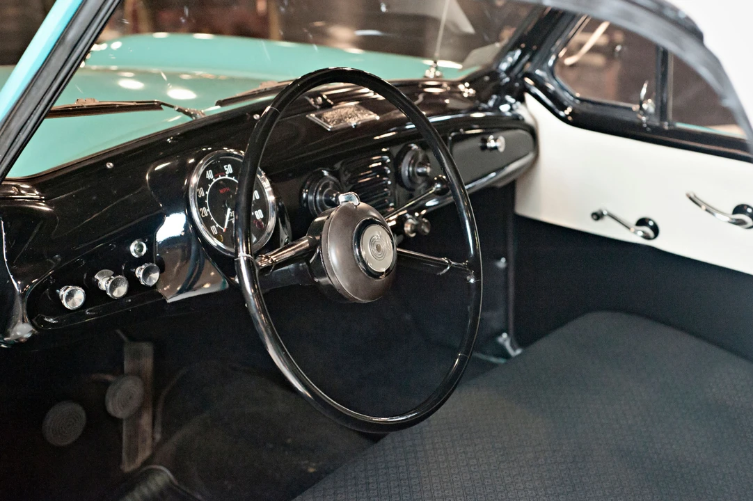 1961 Nash Metropolitan - Image 2 of 2
