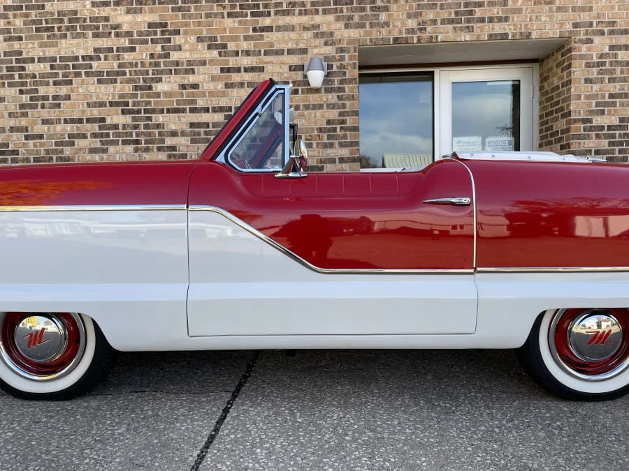 1961 Nash Metropolitan - Image 22 of 31