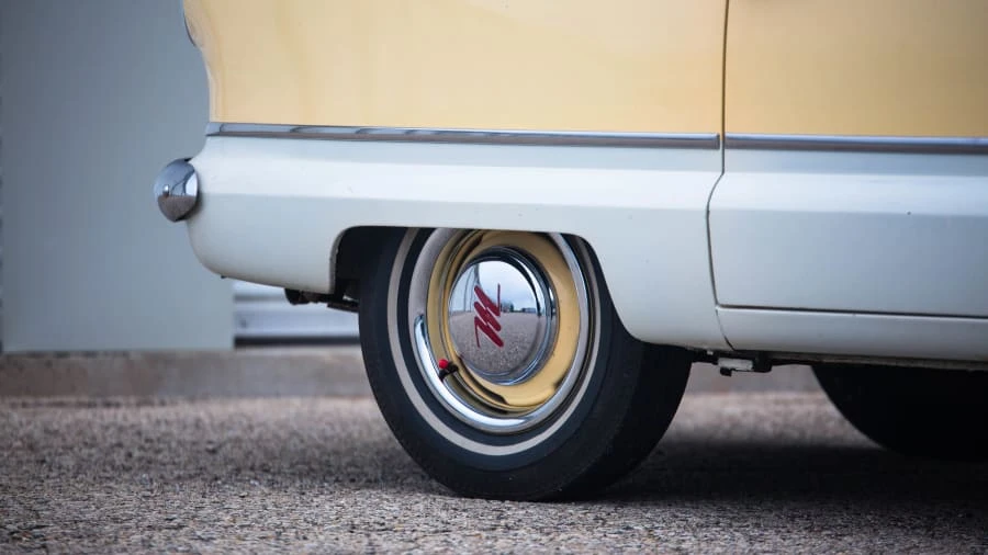 1961 Nash Metropolitan - Image 9 of 12