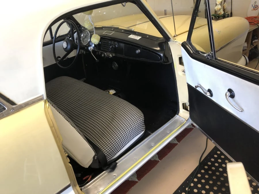 1961 Nash Metropolitan - Image 4 of 10
