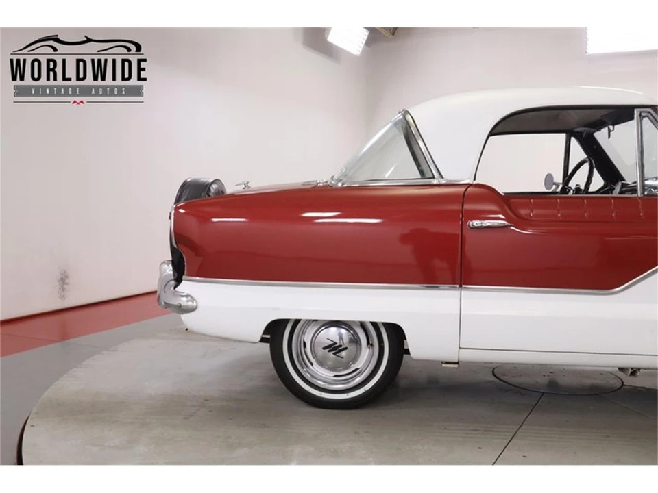 1961 Nash Metropolitan - Image 9 of 31