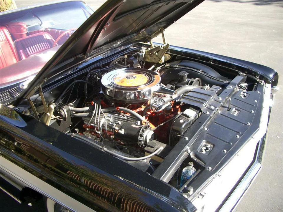 1961 Oldsmobile Starfire - Image 4 of 8