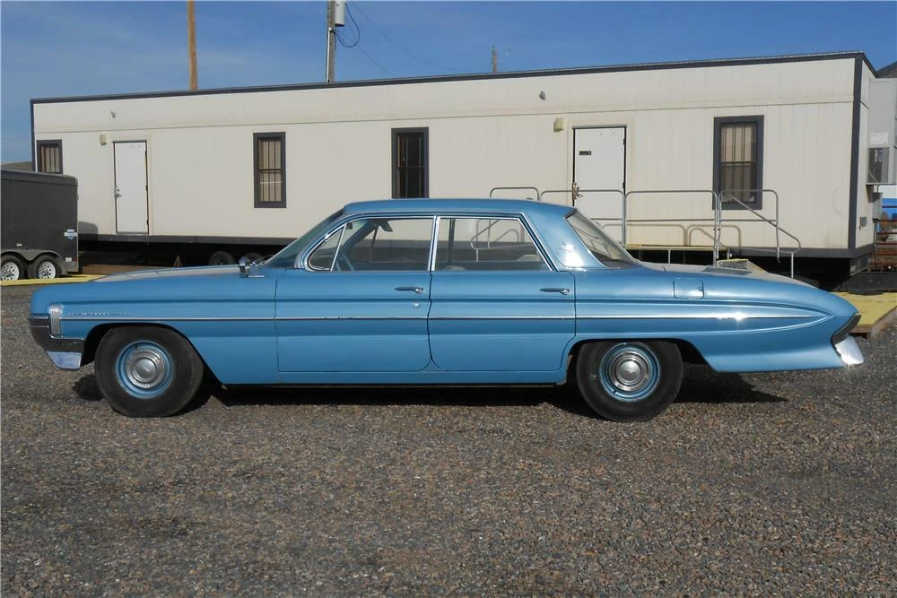1961 Oldsmobile 88 - Image 5 of 5