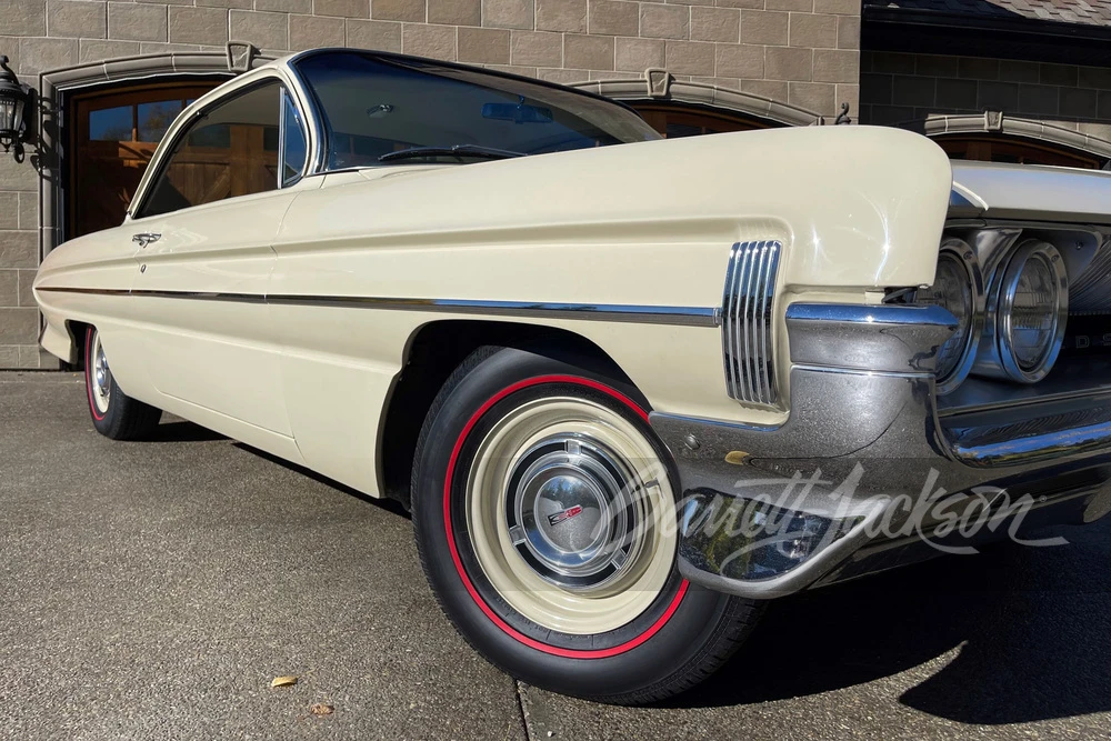 1961 Oldsmobile 88 - Image 5 of 11