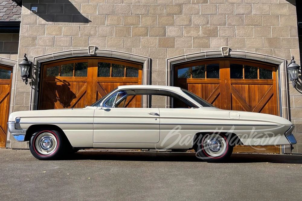 1961 Oldsmobile 88 - Image 11 of 11