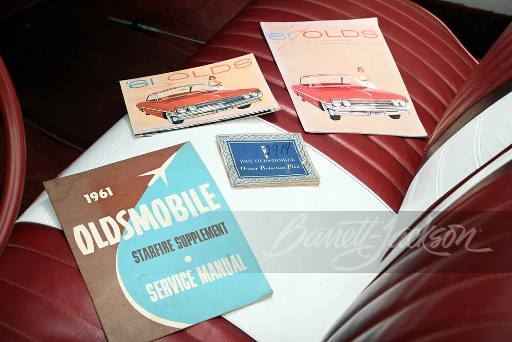 1961 Oldsmobile 88 - Image 14 of 18