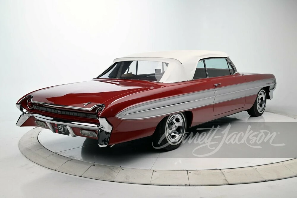 1961 Oldsmobile 88 - Image 17 of 18