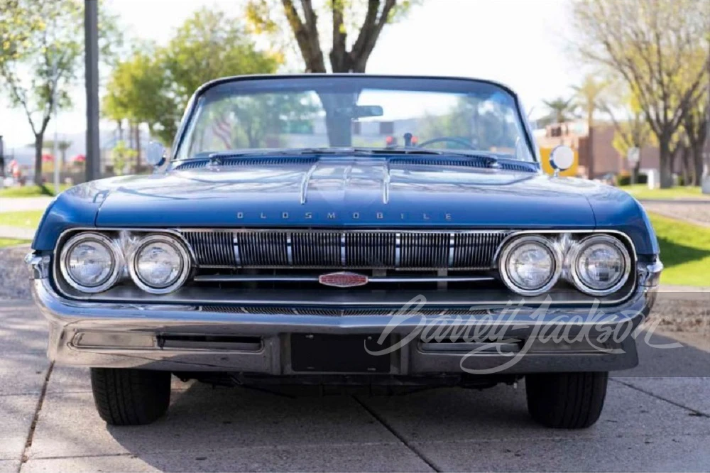 1961 Oldsmobile Starfire - Image 9 of 13