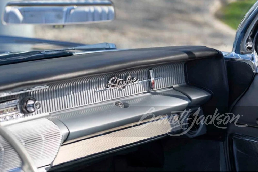1961 Oldsmobile Starfire - Image 10 of 13