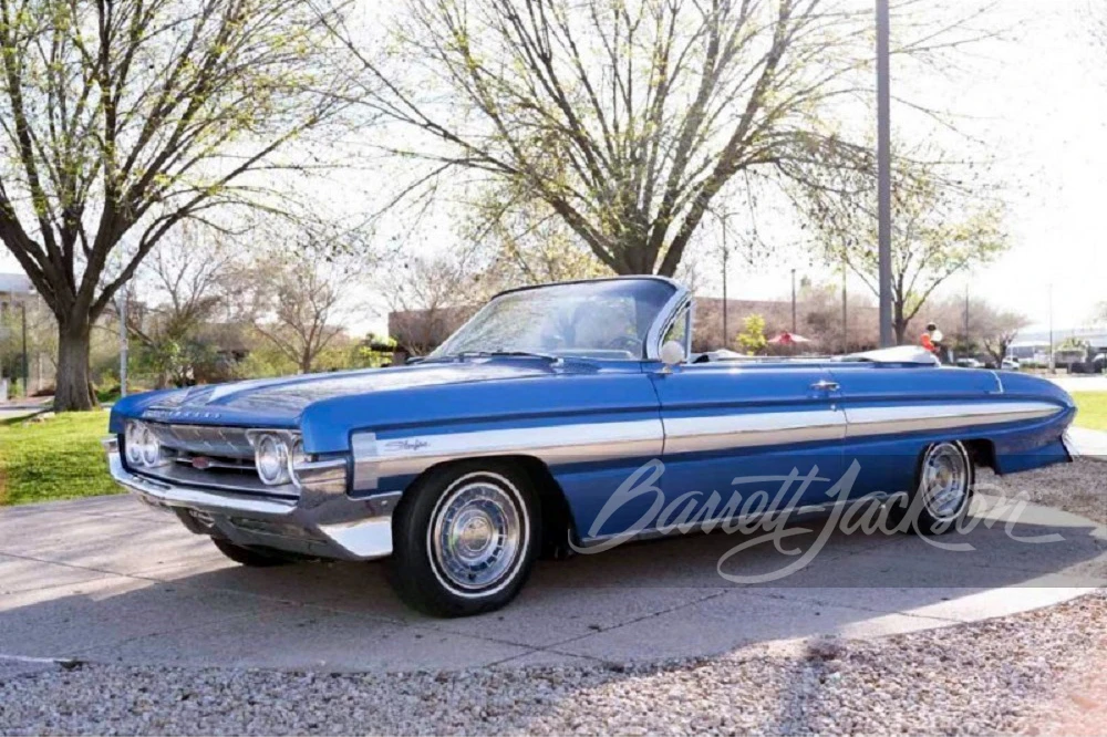 1961 Oldsmobile Starfire - Image 13 of 13
