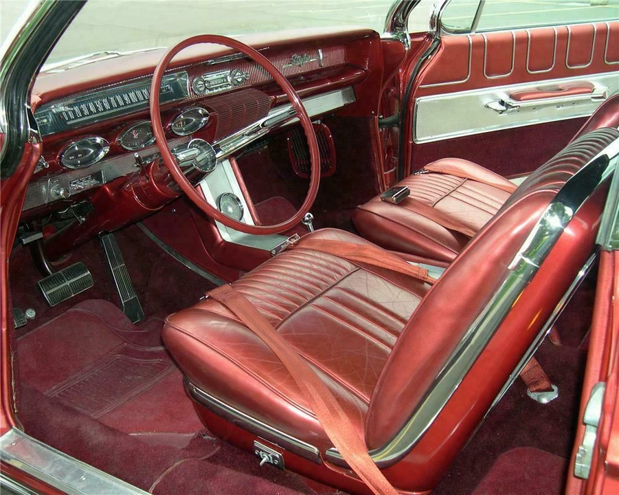 1961 Oldsmobile Starfire - Image 4 of 5