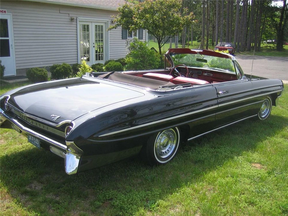 1961 Oldsmobile 88 - Image 2 of 5