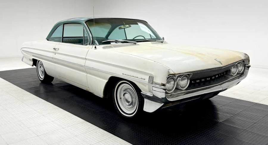 1961 Oldsmobile 88 - Image 6 of 31