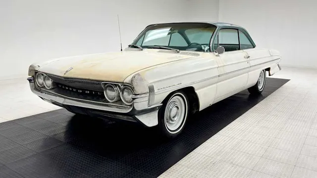 1961 Oldsmobile 88 Holiday Coupe