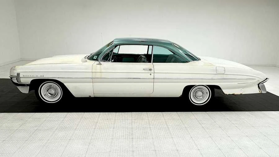 1961 Oldsmobile 88 - Image 2 of 31