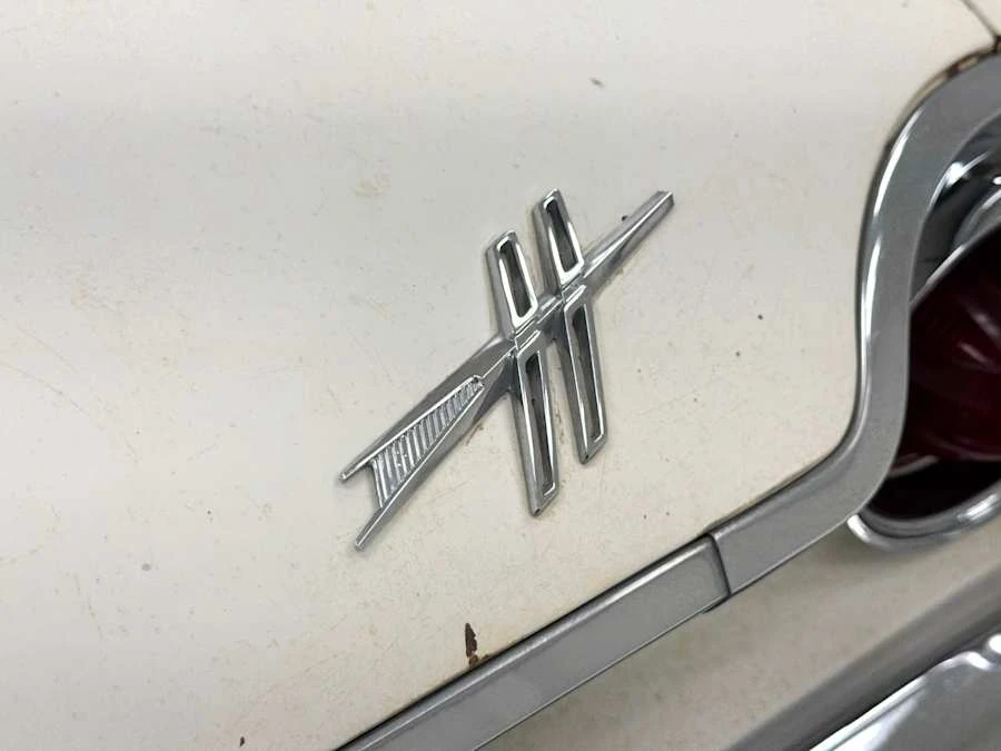 1961 Oldsmobile 88 - Image 7 of 31
