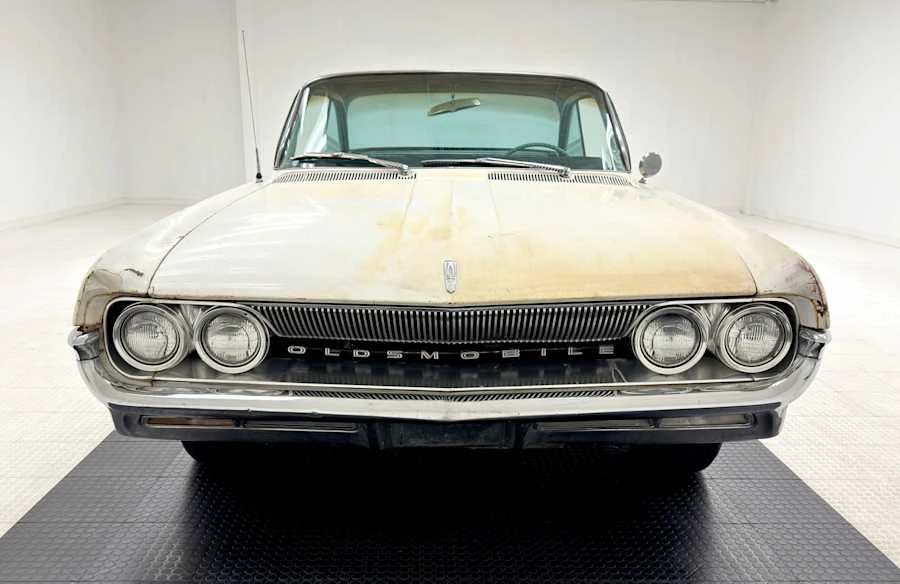 1961 Oldsmobile 88 - Image 4 of 31