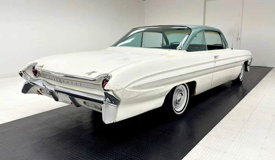 1961 Oldsmobile 88 - Image 3 of 31
