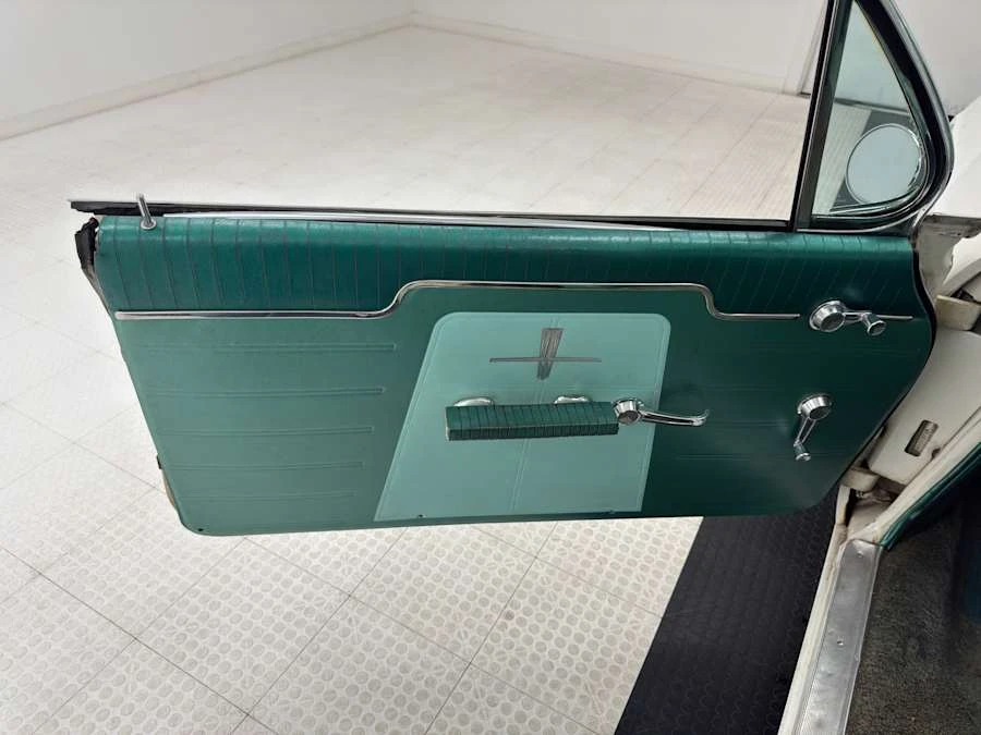 1961 Oldsmobile 88 - Image 30 of 31