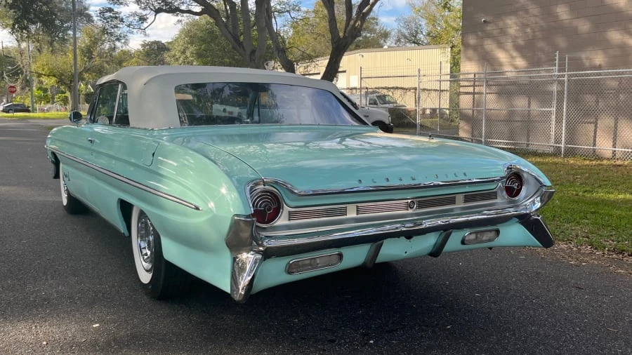 1961 Oldsmobile 98 - Image 2 of 19