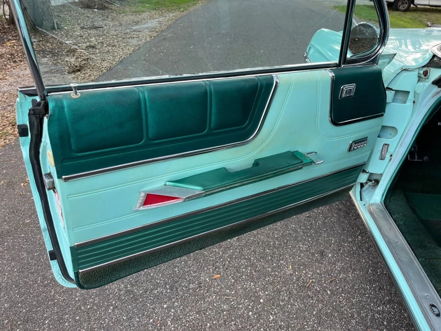 1961 Oldsmobile 98 - Image 3 of 19