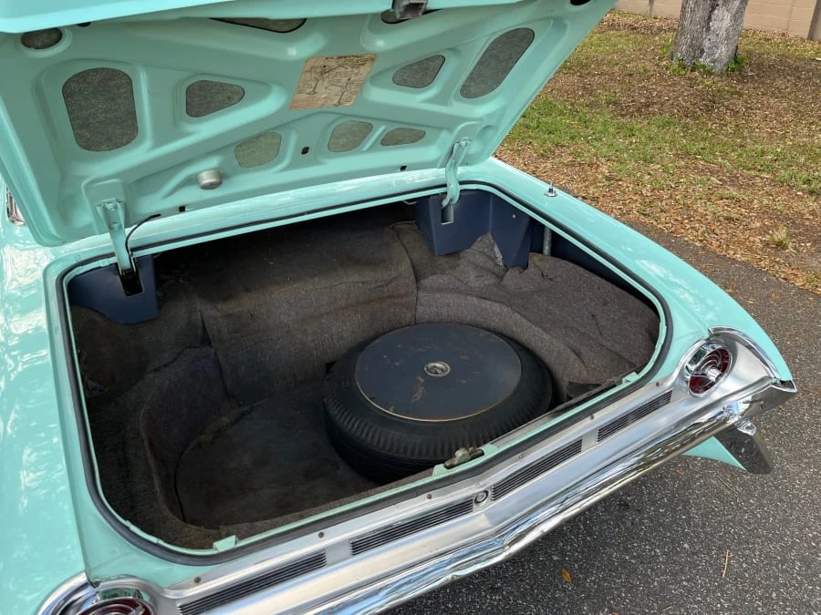 1961 Oldsmobile 98 - Image 11 of 19