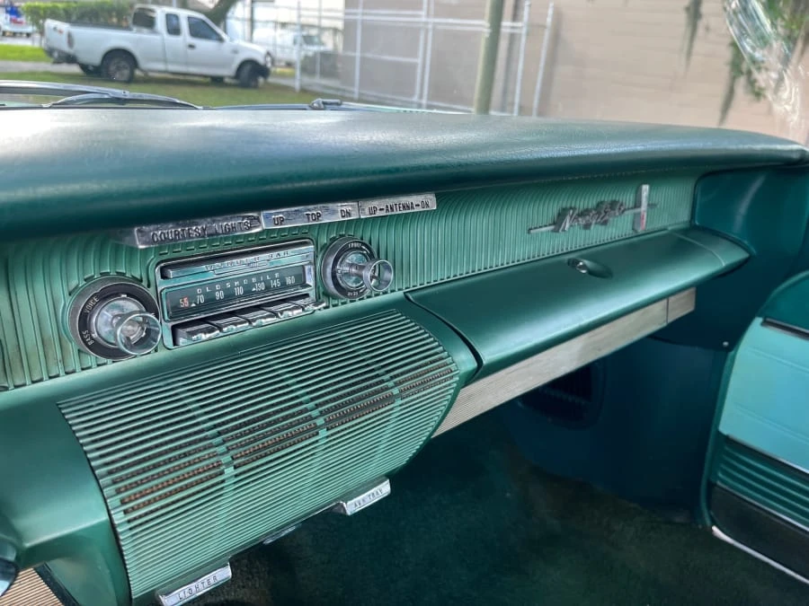 1961 Oldsmobile 98 - Image 14 of 19