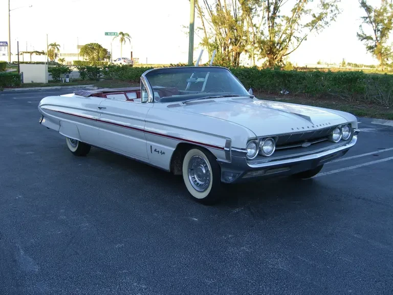 1961 Oldsmobile 98 - Image 2 of 2