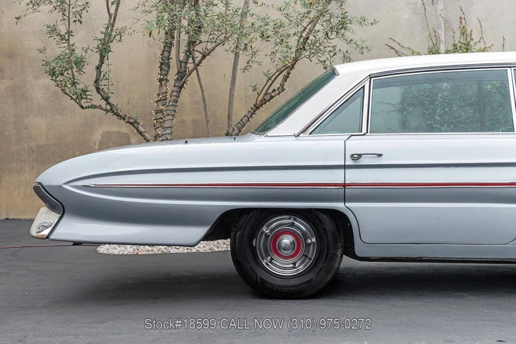 1961 Oldsmobile 98 - Image 11 of 12