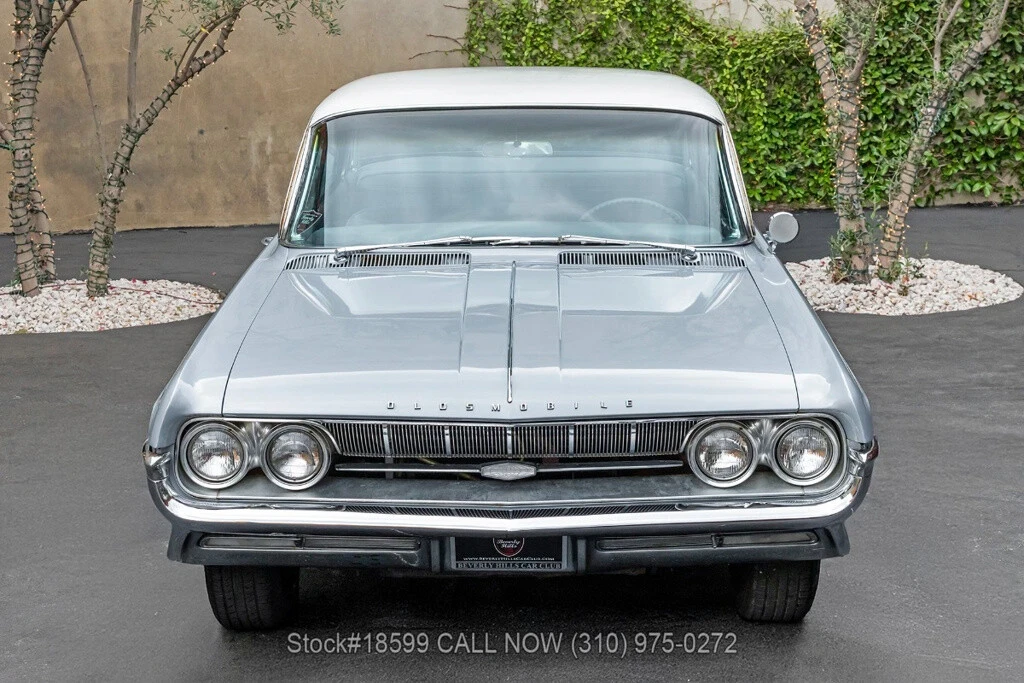 1961 Oldsmobile 98 - Image 2 of 12