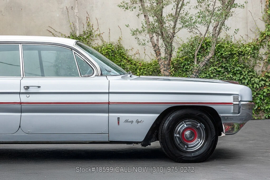 1961 Oldsmobile 98 - Image 10 of 12