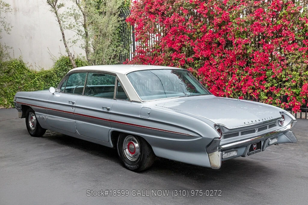 1961 Oldsmobile 98 - Image 7 of 12