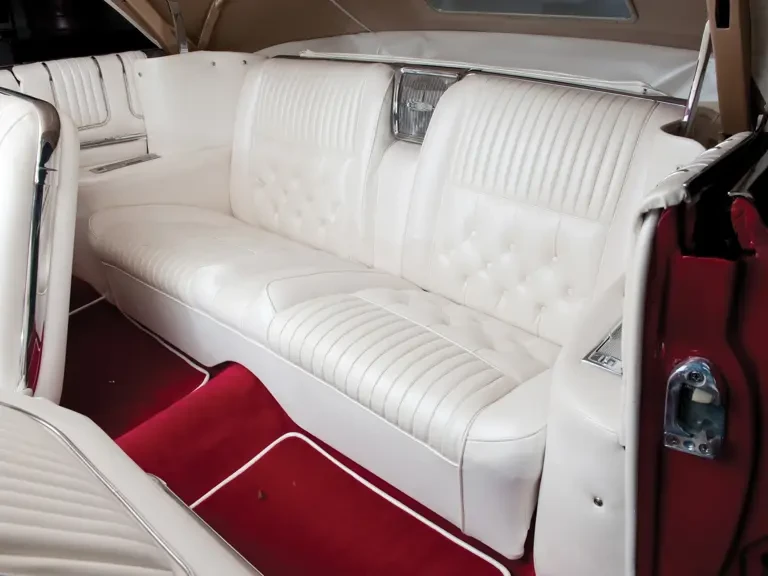 1961 Oldsmobile Starfire - Image 21 of 26
