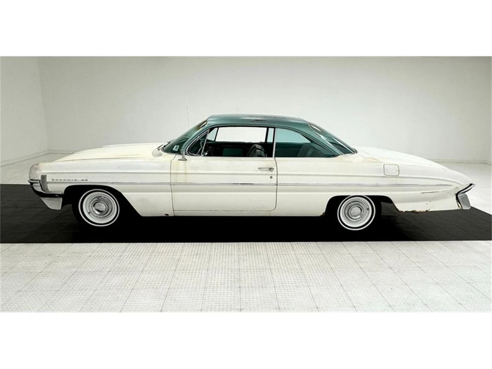 1961 Oldsmobile 88 - Image 2 of 31