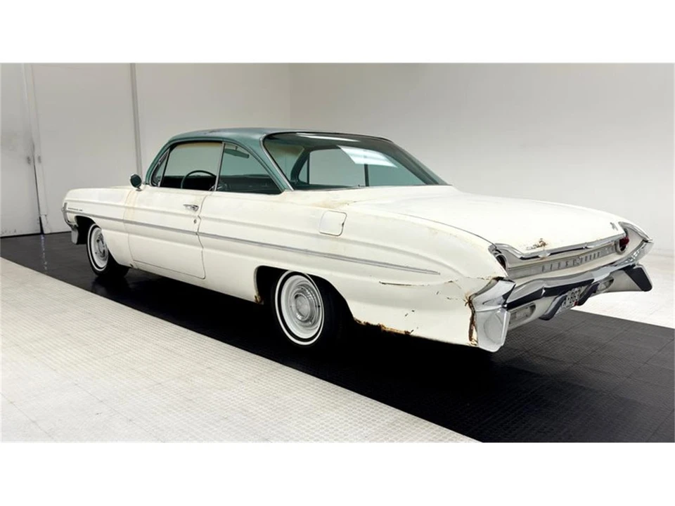 1961 Oldsmobile 88 - Image 3 of 31