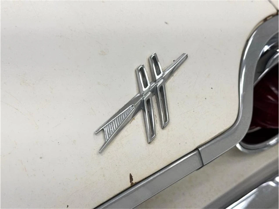 1961 Oldsmobile 88 - Image 19 of 31