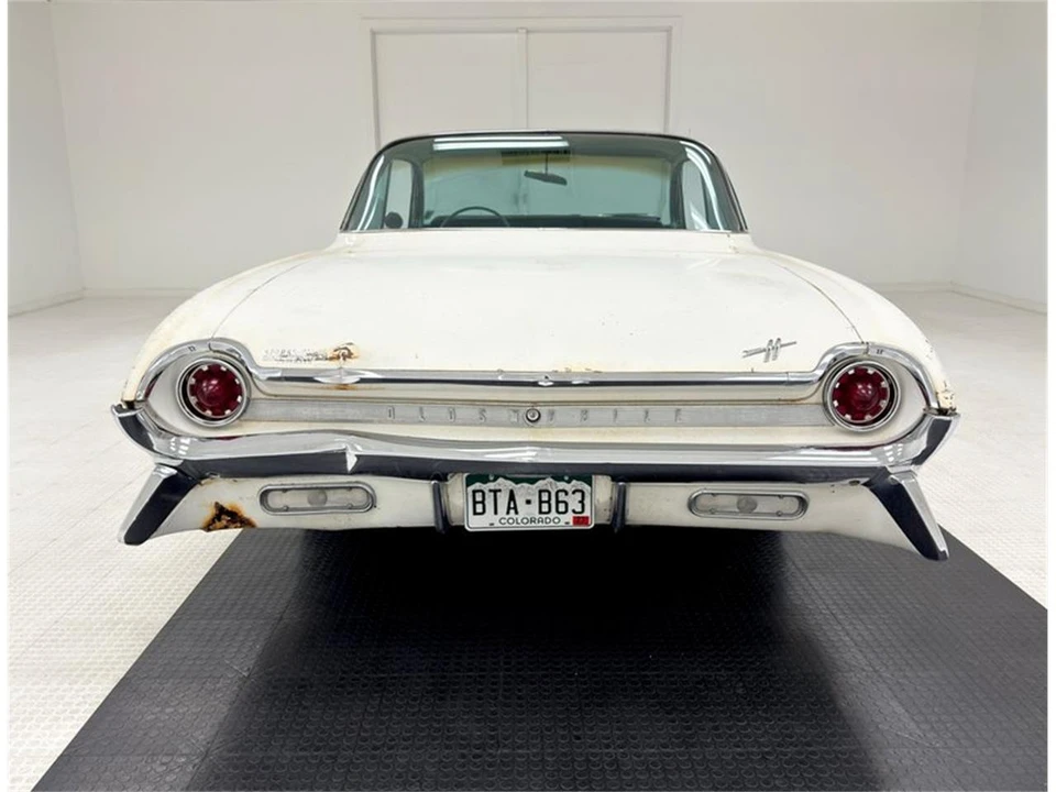 1961 Oldsmobile 88 - Image 4 of 31