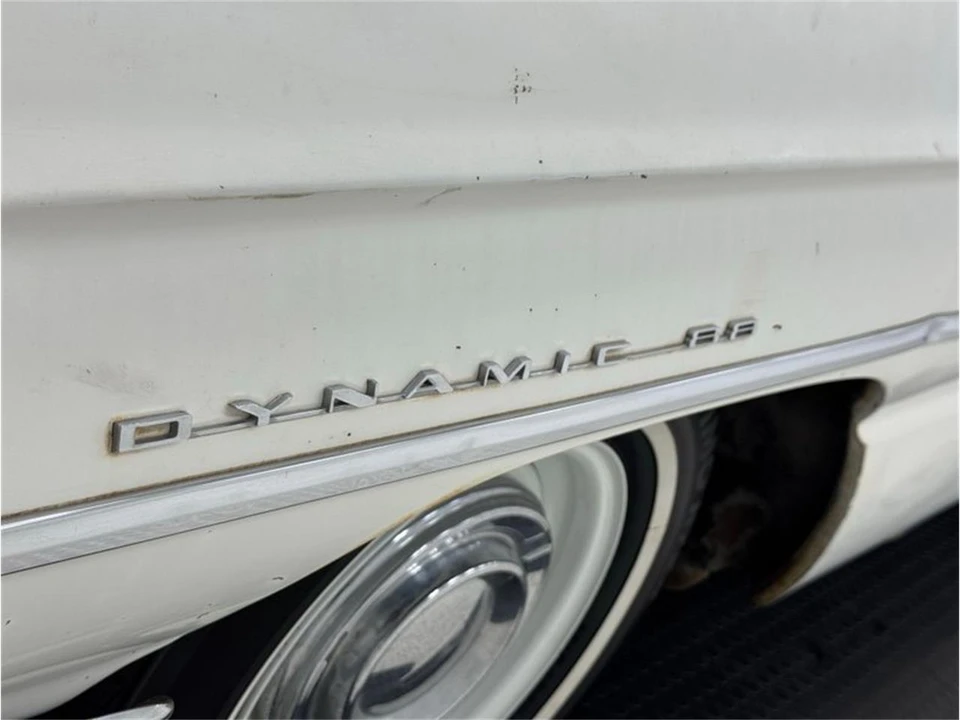 1961 Oldsmobile 88 - Image 12 of 31