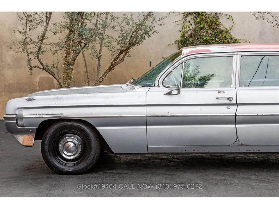 1961 Oldsmobile 88 - Image 11 of 31